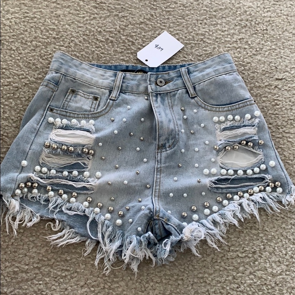 Pearl shorts